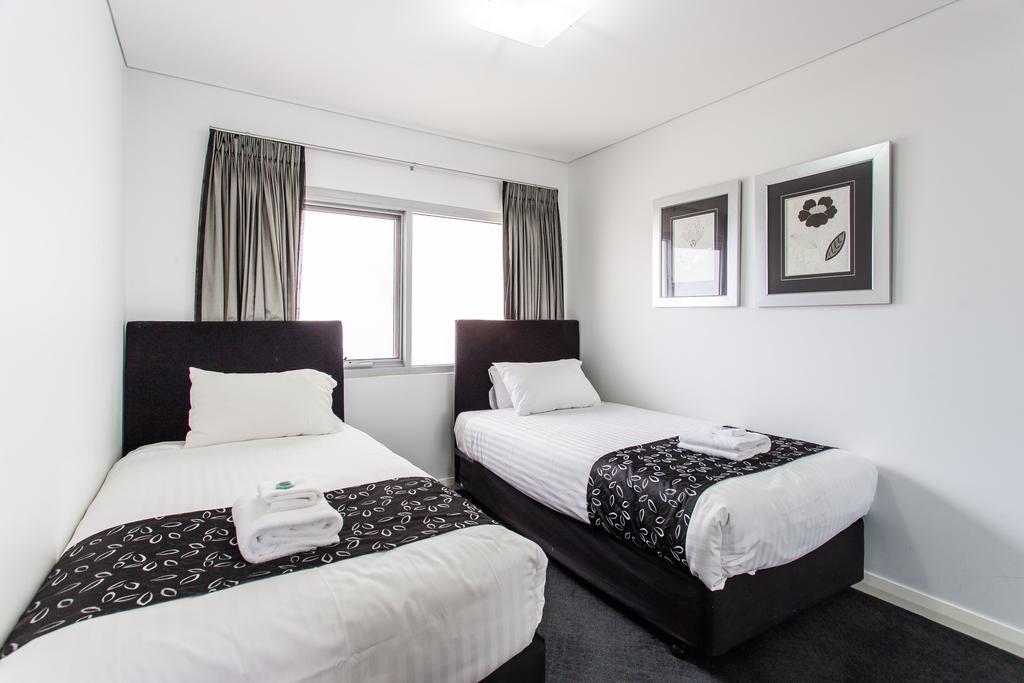 Spinnakers By Rockingham Apartments ภายนอก รูปภาพ