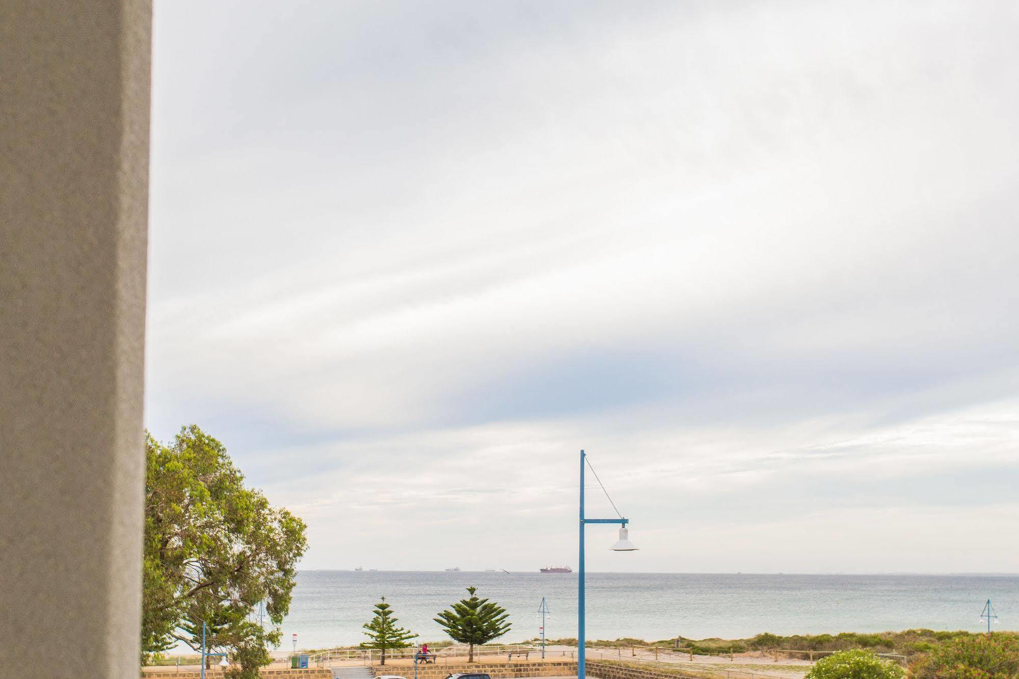 Spinnakers By Rockingham Apartments ภายนอก รูปภาพ