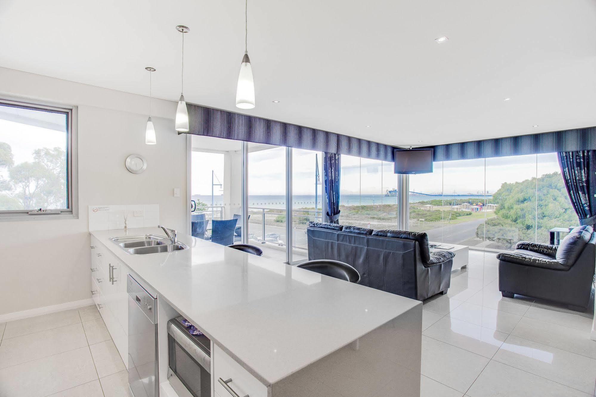 Spinnakers By Rockingham Apartments ภายนอก รูปภาพ